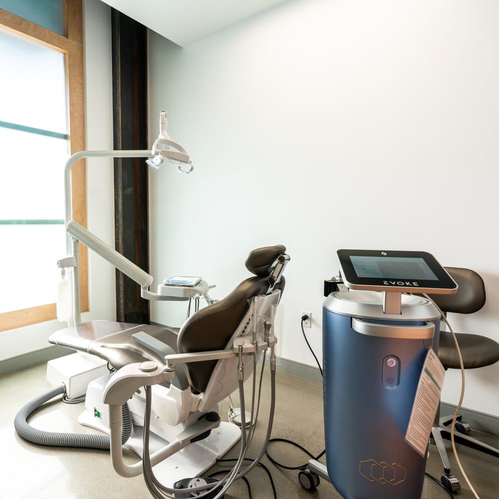 Dental Matrix Evoke treatment room